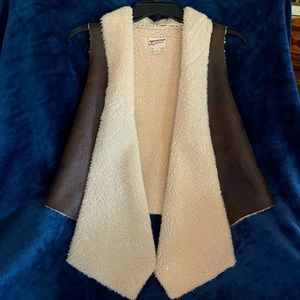 Sherpa lining Vest. New without tag